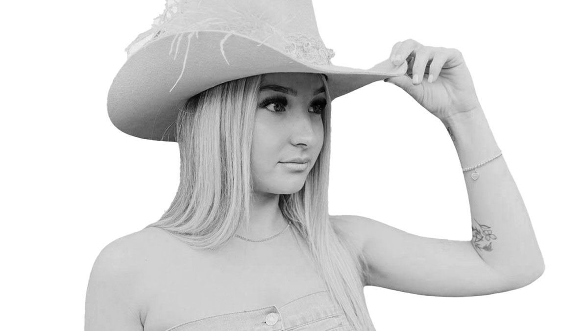 Singer and CHUMS Ambassador - Olivia Lynn